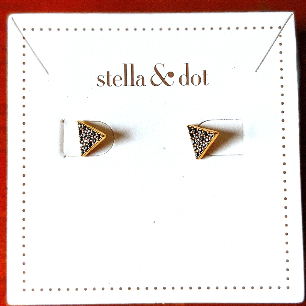 Stella and Dot Studs